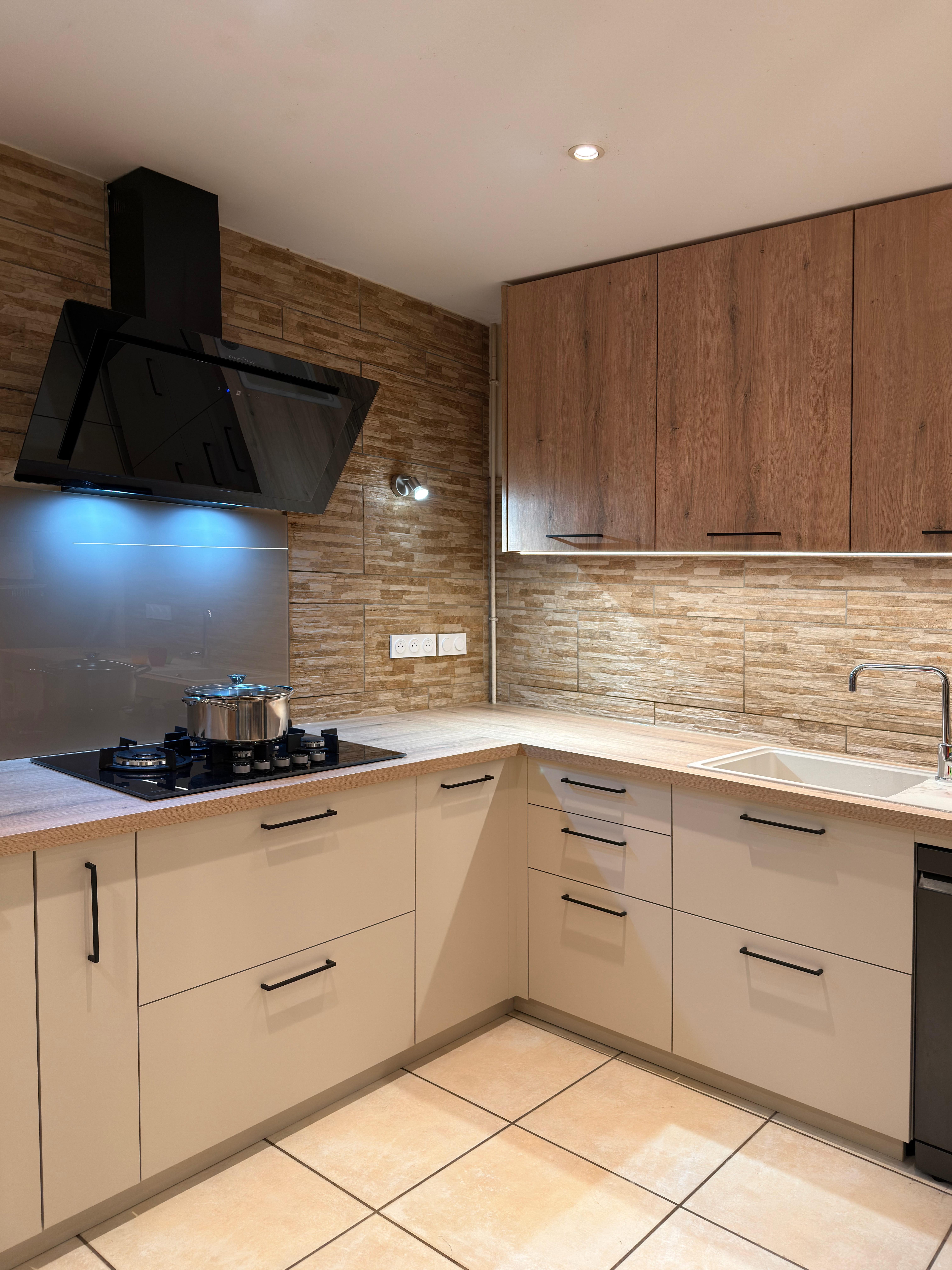 cuisine beige et bois clair